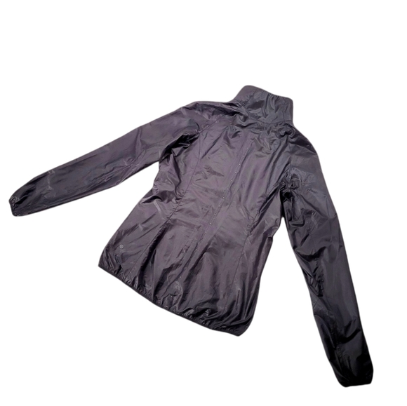 LULULEMON Run With It Running Jacket in Black sz 4 NWOT - Picture 9 of 15